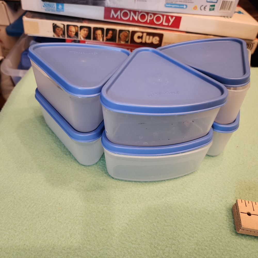 Tupperware Pie/ Sandwich Triangle storage